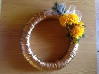 Veniec pletený zlatý - 40cm                                                                             